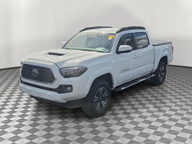 Used 2018 Toyota Tacoma TRD Sport RWD image 3