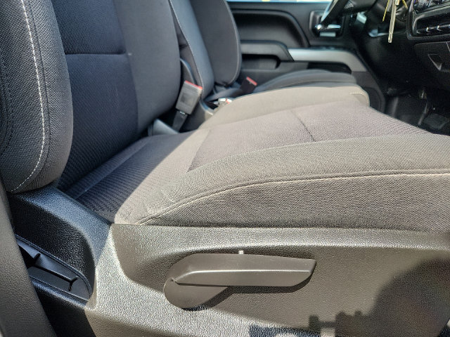 Used 2018 Chevrolet Silverado 1500 LT w/ All Star Edition AWD/4WD image 32