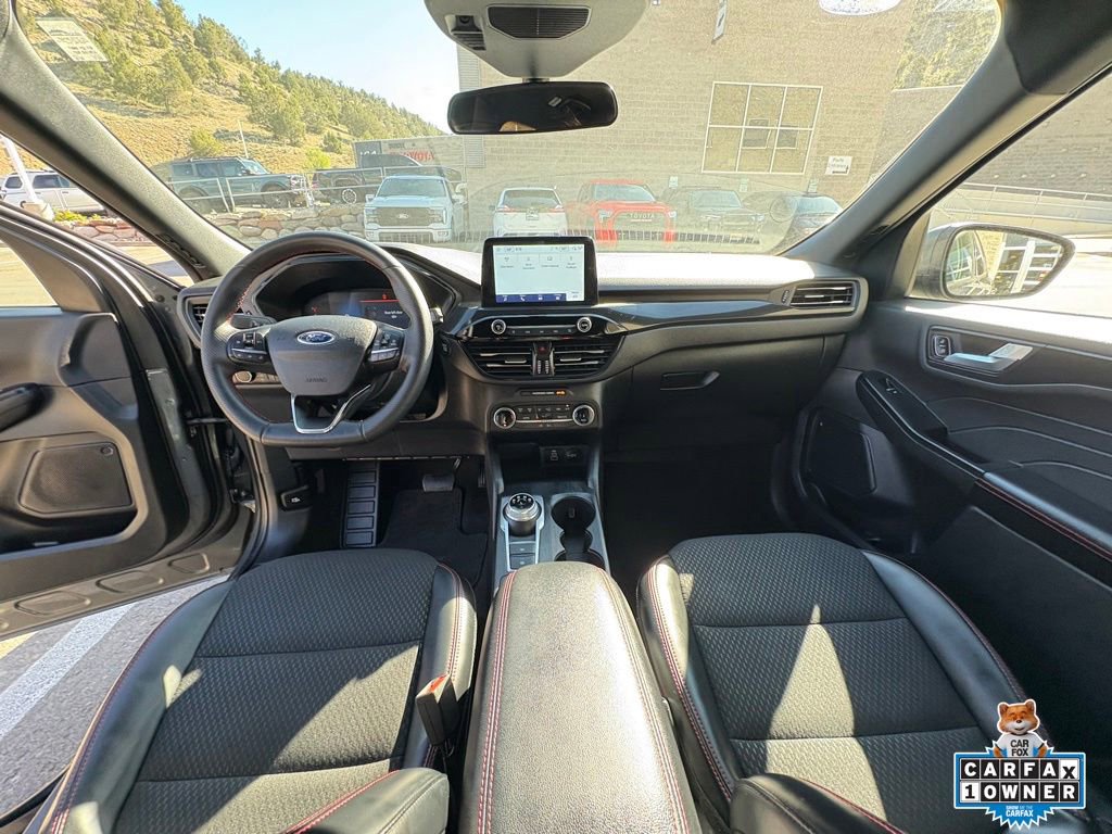 Certified 2025 Ford Escape ST-Line AWD/4WD image 4