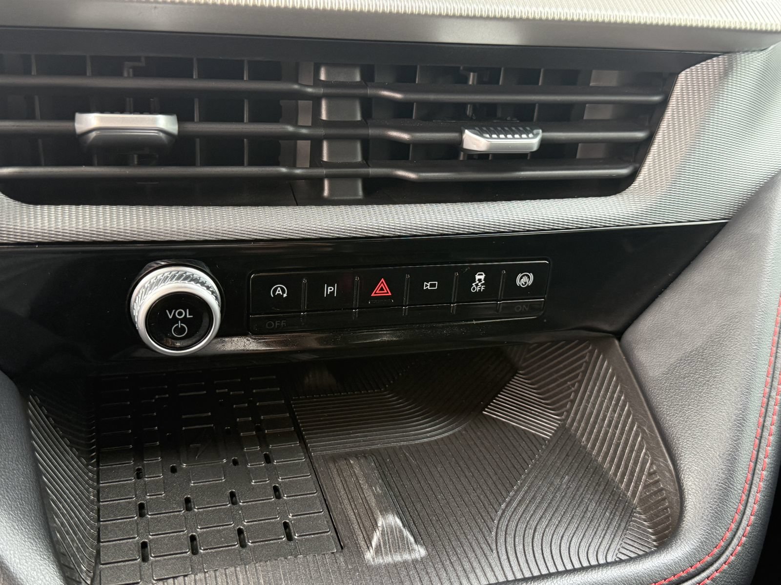 Certified 2025 Ford Explorer ST AWD/4WD image 30
