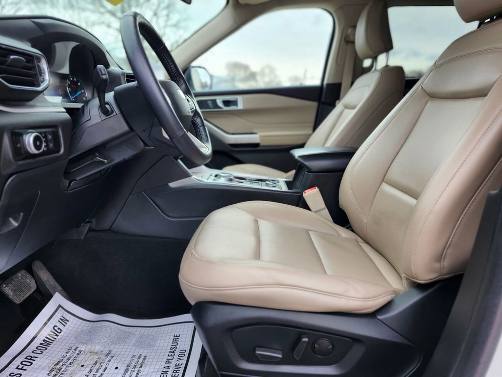 Certified 2022 Ford Explorer XLT w/ Equipment Group 202A image 20