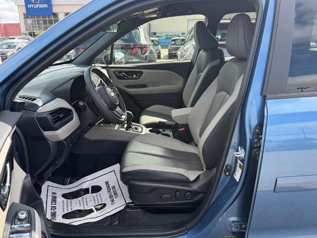 Used 2025 Subaru Forester Limited AWD/4WD image 17