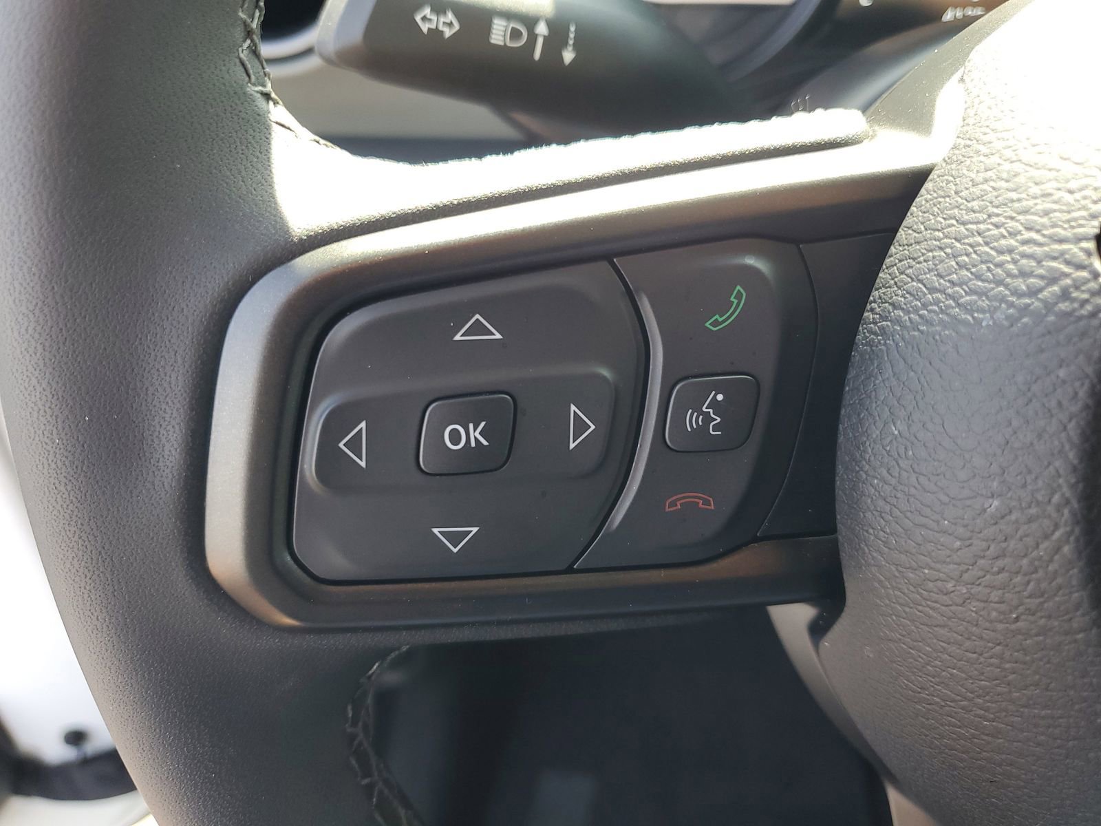 Used 2025 Jeep Gladiator Mojave AWD/4WD image 18