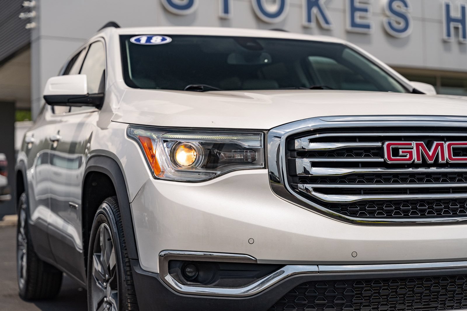 Used 2018 GMC Acadia SLT FWD image 10