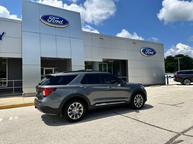 Certified 2025 Ford Explorer Active w/ Active Comfort Package AWD/4WD image 20