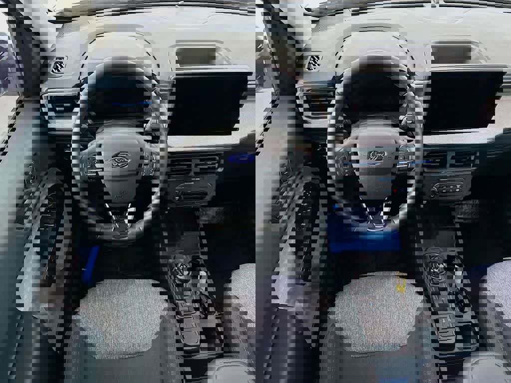 Certified 2025 Ford Maverick XLT w/ XLT Luxury Package image 13