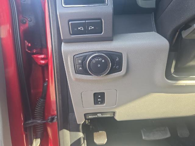 Certified 2019 Ford F250 XLT w/ XLT Premium Package AWD/4WD image 17