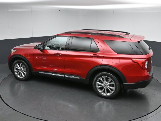 Certified 2024 Ford Explorer XLT w/ Equipment Group 202A AWD/4WD image 49