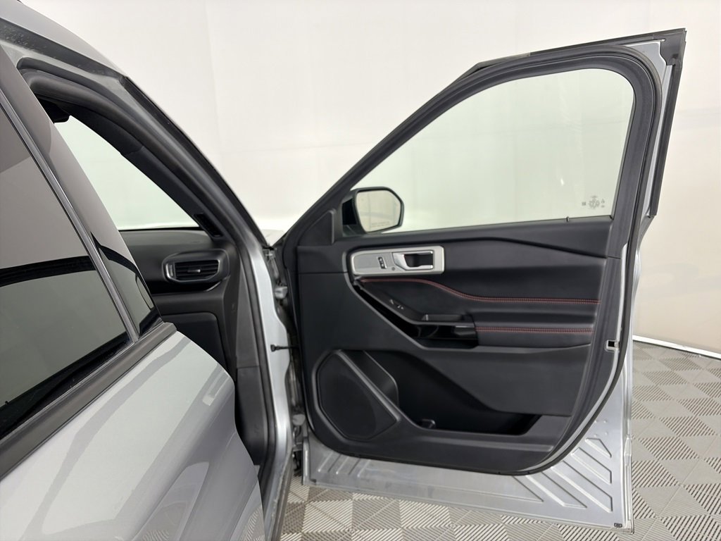 Certified 2022 Ford Explorer ST-Line w/ Class IV Trailer Tow Package image 30