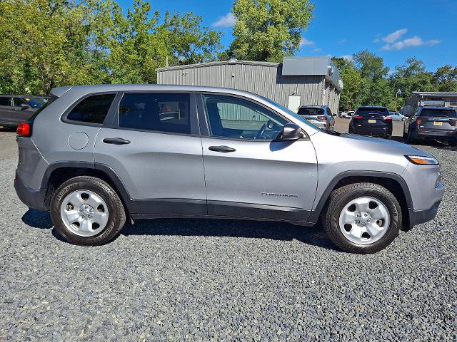 Used 2017 Jeep Cherokee Sport AWD/4WD image 7