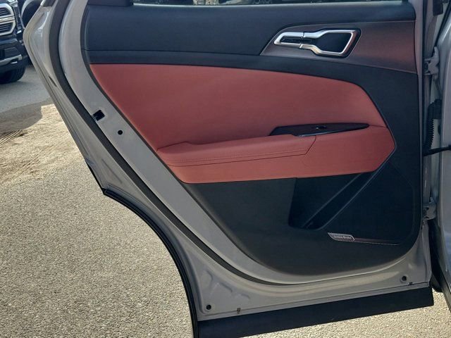 Used 2025 Kia Sportage SX image 14