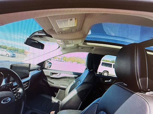 Certified 2023 Ford Escape SE w/ PHEV Premium Package FWD image 10