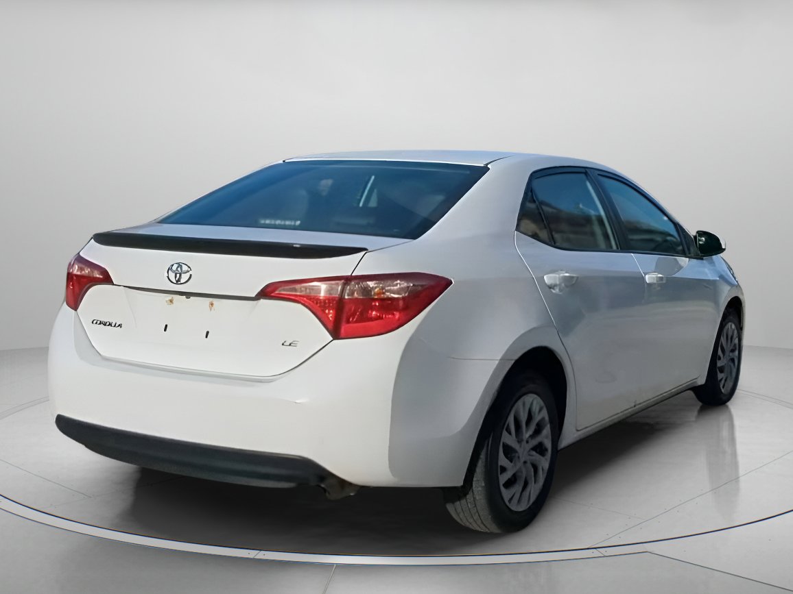 Used 2018 Toyota Corolla LE image 26