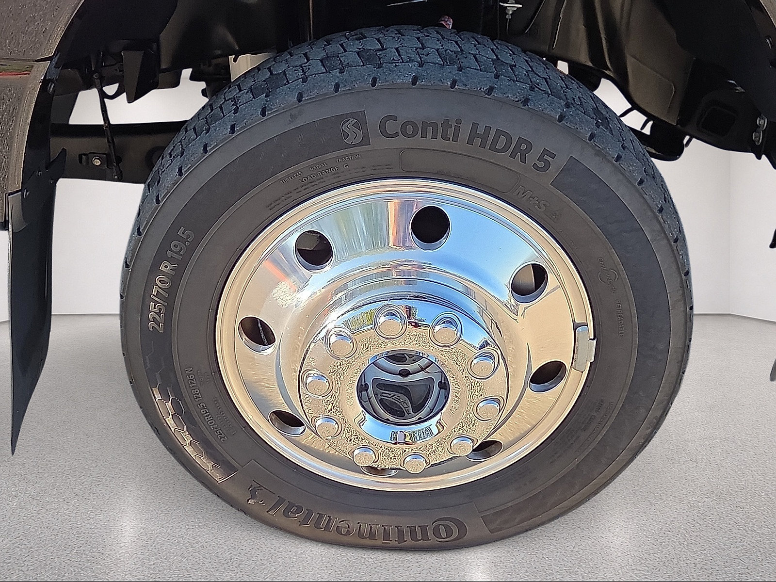 Certified 2025 Ford F450 XLT w/ 360-Degree Camera Package AWD/4WD image 7