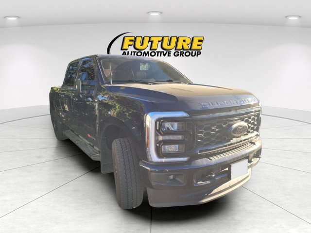 Certified 2025 Ford F350 Lariat w/ Black Appearance Package