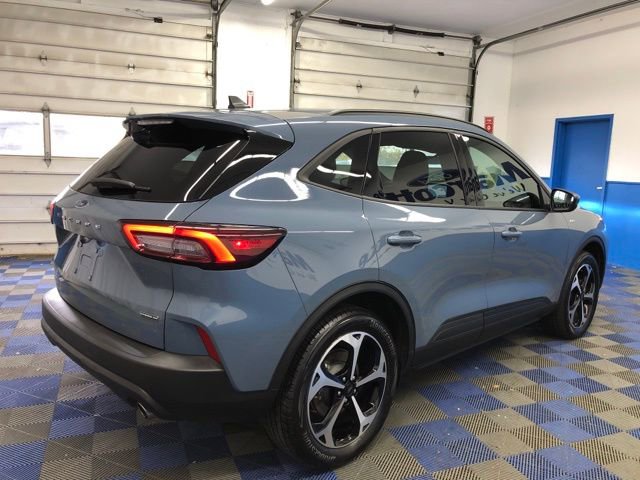 Certified 2025 Ford Escape ST-Line Elite image 4