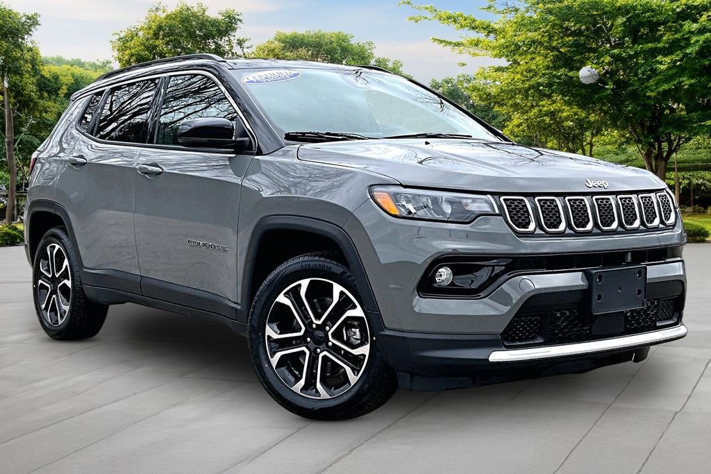 Used 2023 Jeep Compass Limited AWD/4WD image 1