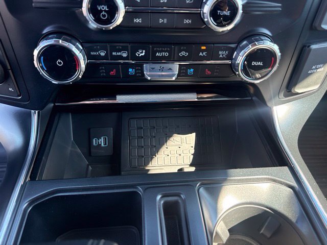 Certified 2023 Ford F150 Raptor w/ Raptor Carbon Fiber Package AWD/4WD image 32