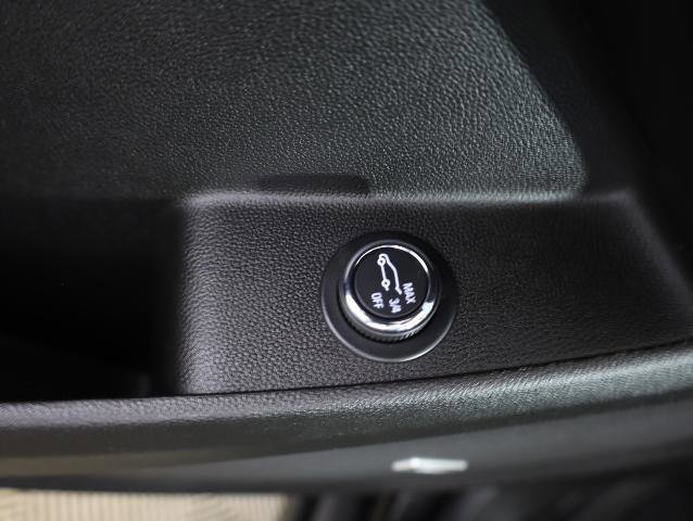 Used 2022 Chevrolet Traverse RS image 29