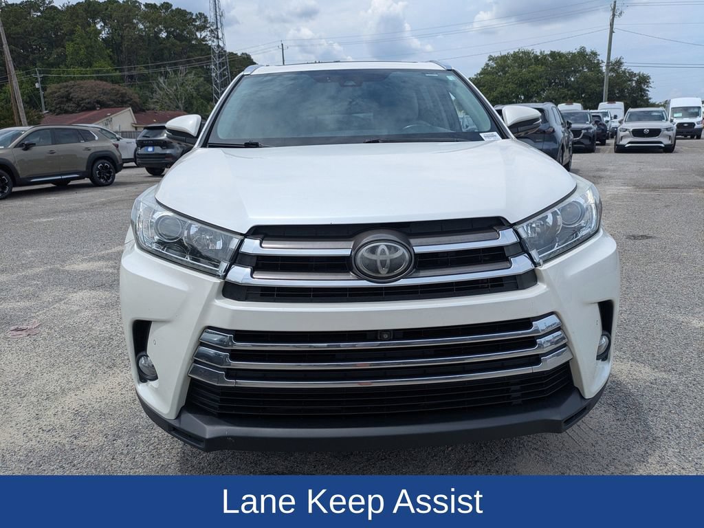 Used 2018 Toyota Highlander Limited Platinum FWD image 11