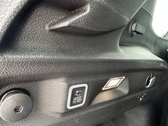 Used 2025 Jeep Grand Cherokee L Altitude AWD/4WD image 10