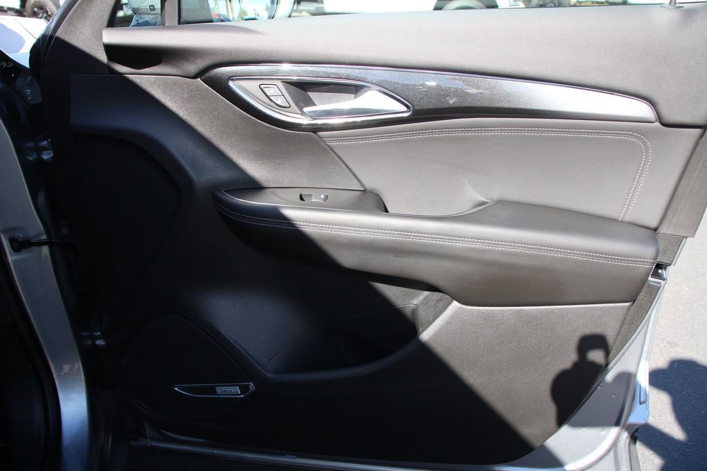 Used 2025 Buick Envision Preferred AWD/4WD image 27