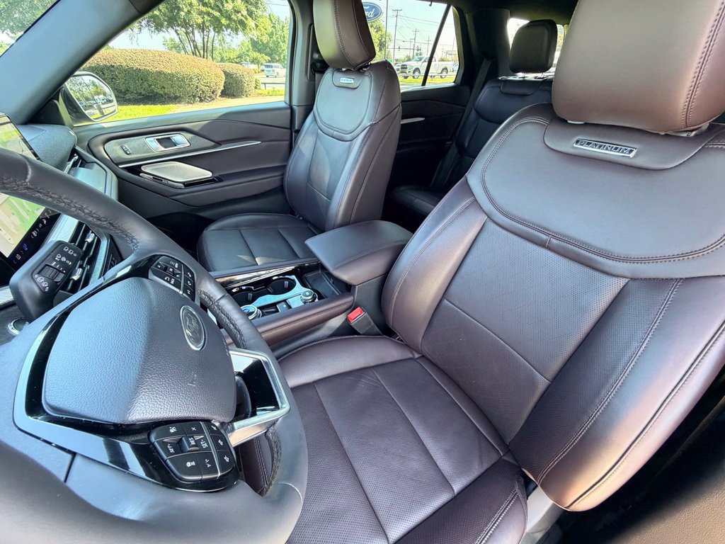 Certified 2025 Ford Explorer Platinum RWD image 23