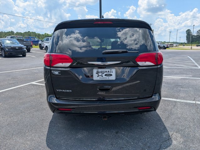 Used 2024 Chrysler Voyager LX FWD image 4