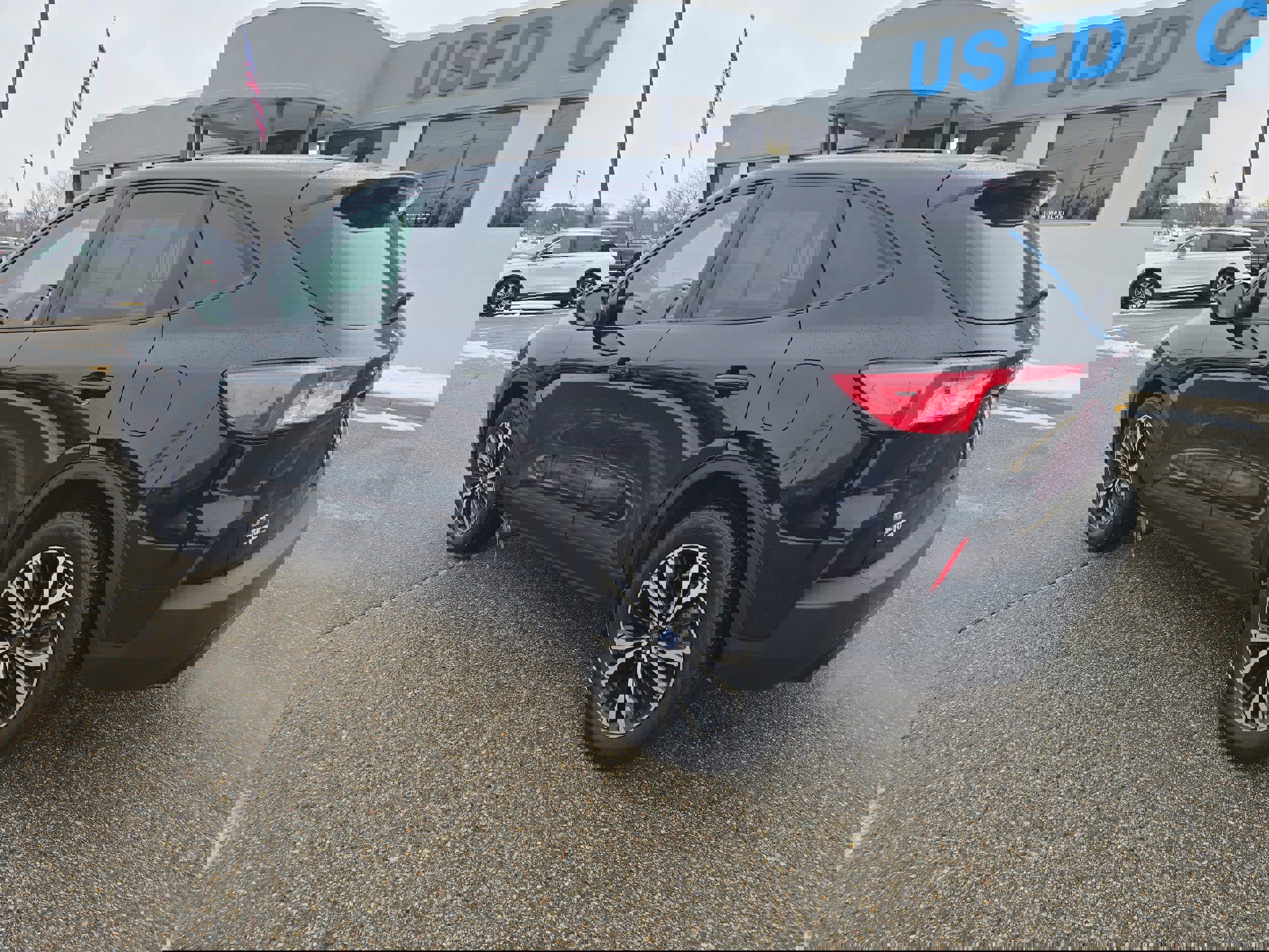 Certified 2022 Ford Escape SE w/ SE Sport Appearance Package image 2