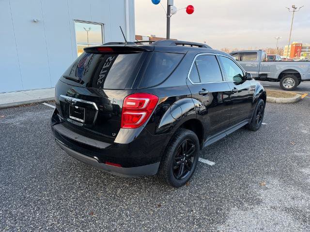 Used 2017 Chevrolet Equinox LT w/ Midnight Edition image 4