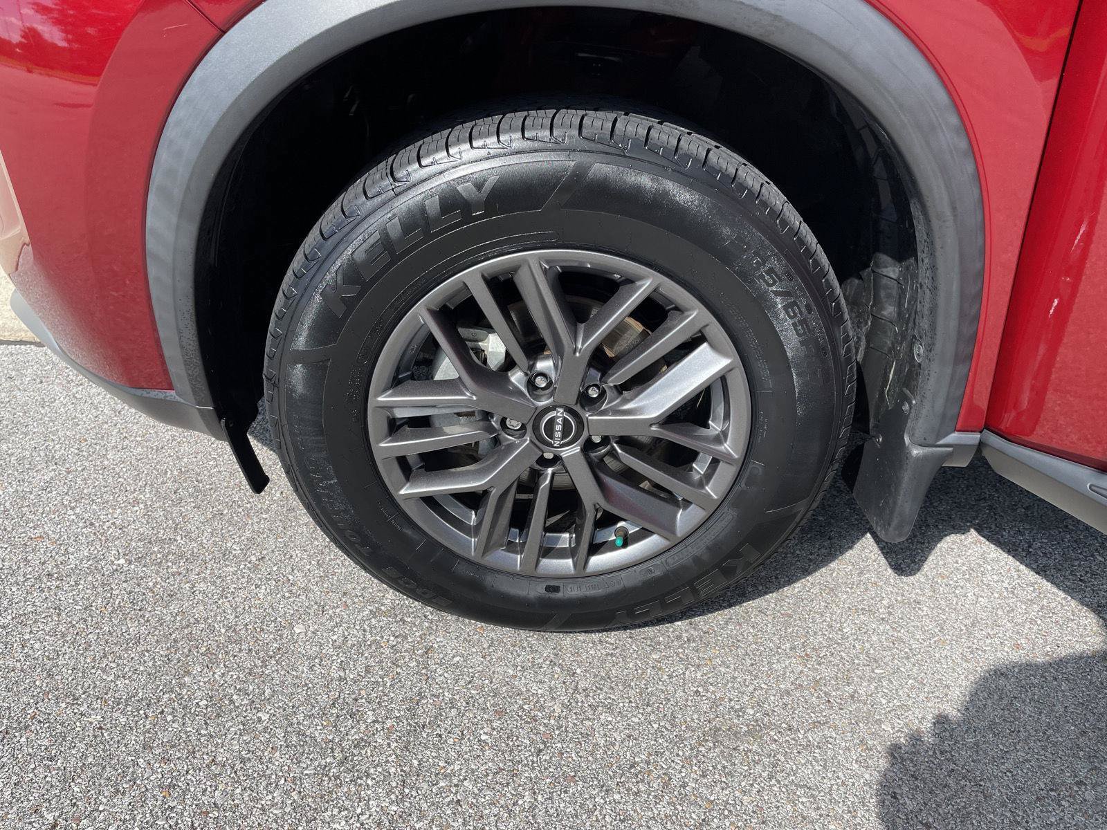 Used 2023 Nissan Rogue S AWD/4WD image 10