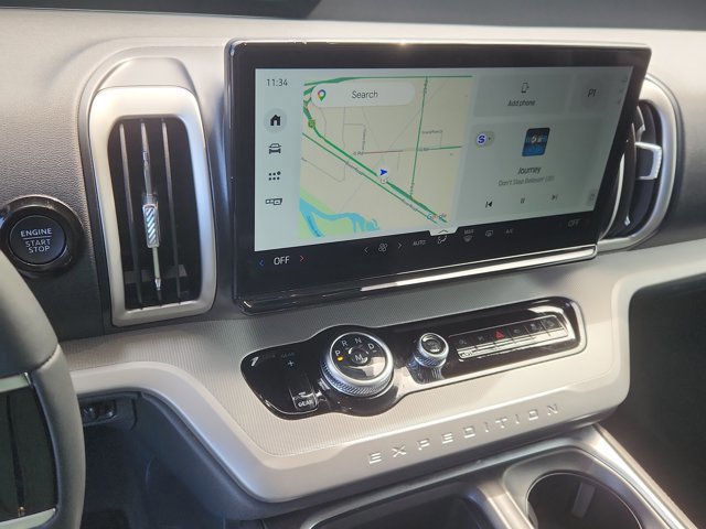 Certified 2025 Ford Expedition Active AWD/4WD image 26