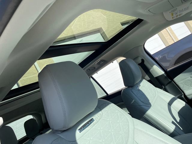 Certified 2025 Ford Explorer Platinum w/ Ultimate Package image 43