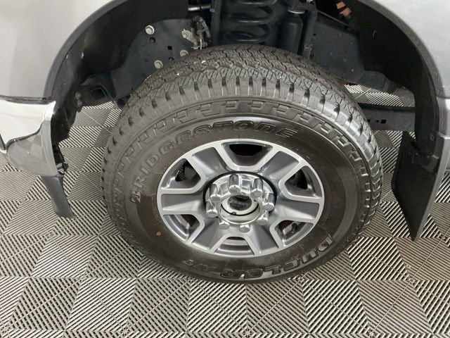 Certified 2025 Ford F350 Lariat w/ FX4 Off-Road Package image 33