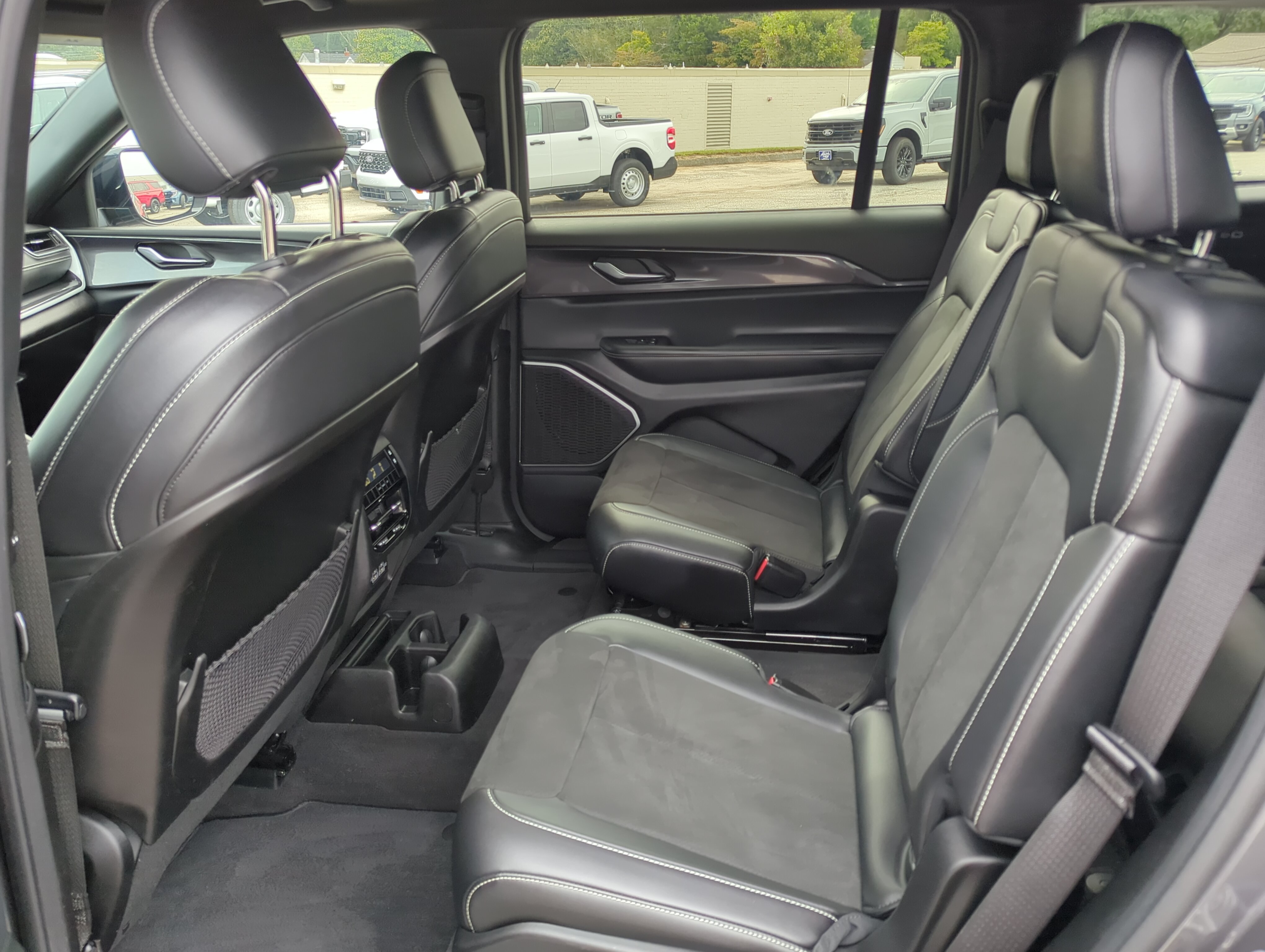 Used 2021 Jeep Grand Cherokee L Laredo AWD/4WD image 12