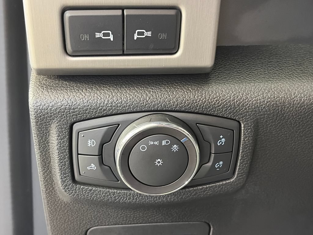 Certified 2018 Ford F150 Platinum w/ Technology Package AWD/4WD image 25