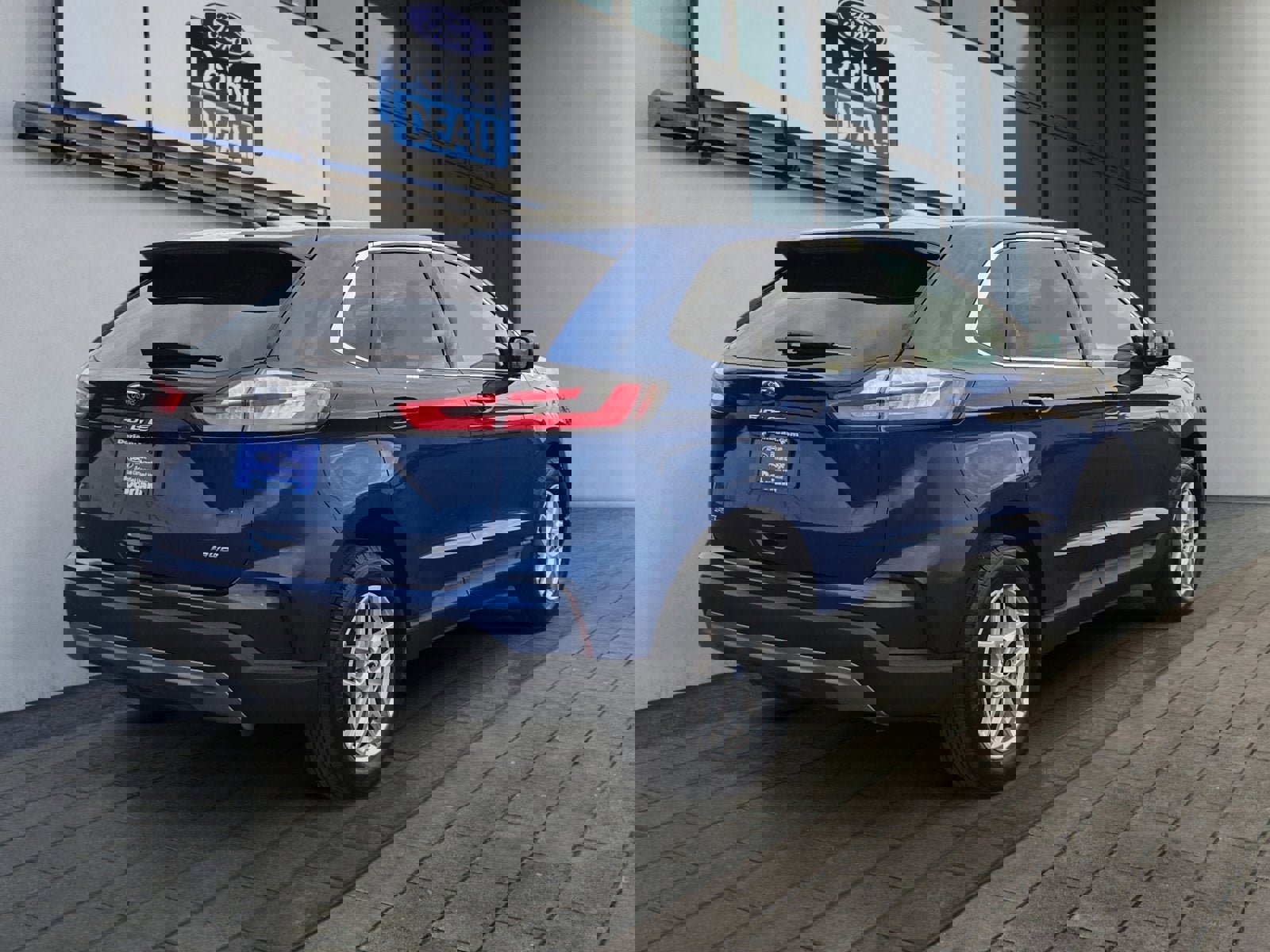 Certified 2022 Ford Edge SEL w/ Convenience Package image 5