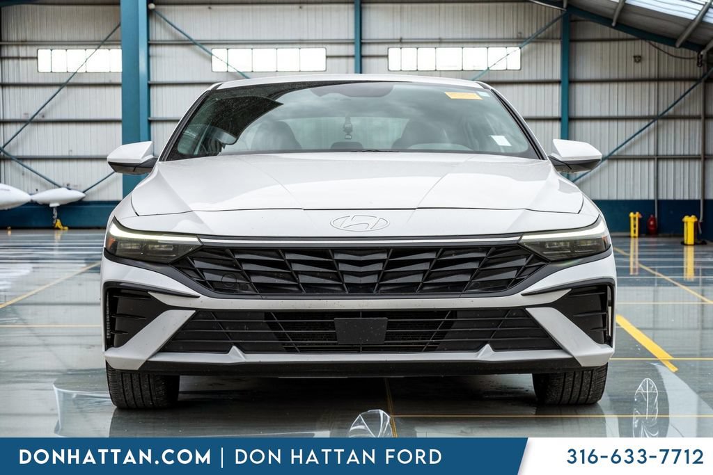 Used 2024 Hyundai Elantra SEL w/ Convenience Package FWD image 32