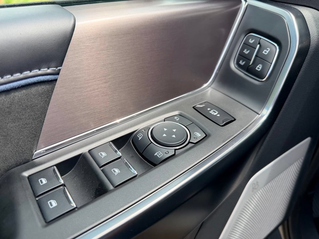 Certified 2026 Ford F250 Platinum AWD/4WD image 32