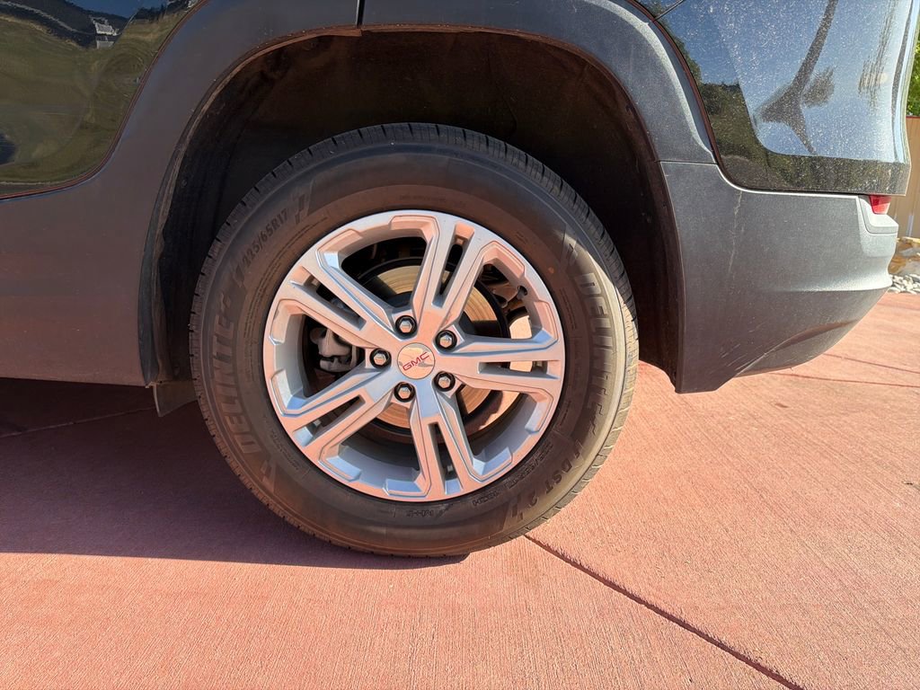 Used 2024 GMC Terrain SLE image 34