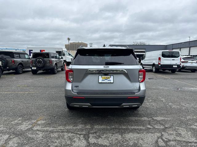 Certified 2023 Ford Explorer XLT w/ Equipment Group 202A image 3