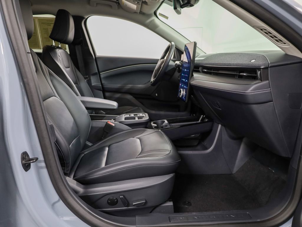 Certified 2025 Ford Mustang Mach-E Premium image 20