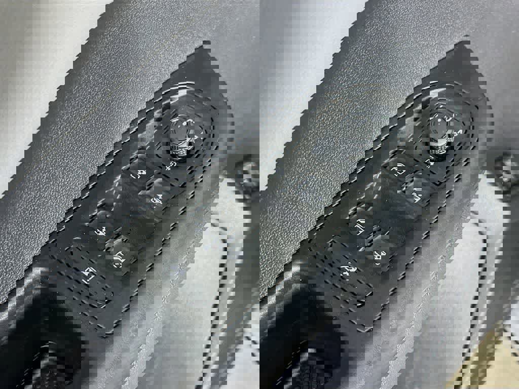 Used 2022 Volkswagen Taos SE w/ Panoramic Sunroof Package image 28