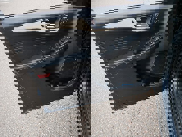 Certified 2022 Ford Escape Titanium w/ Titanium Elite Package image 16