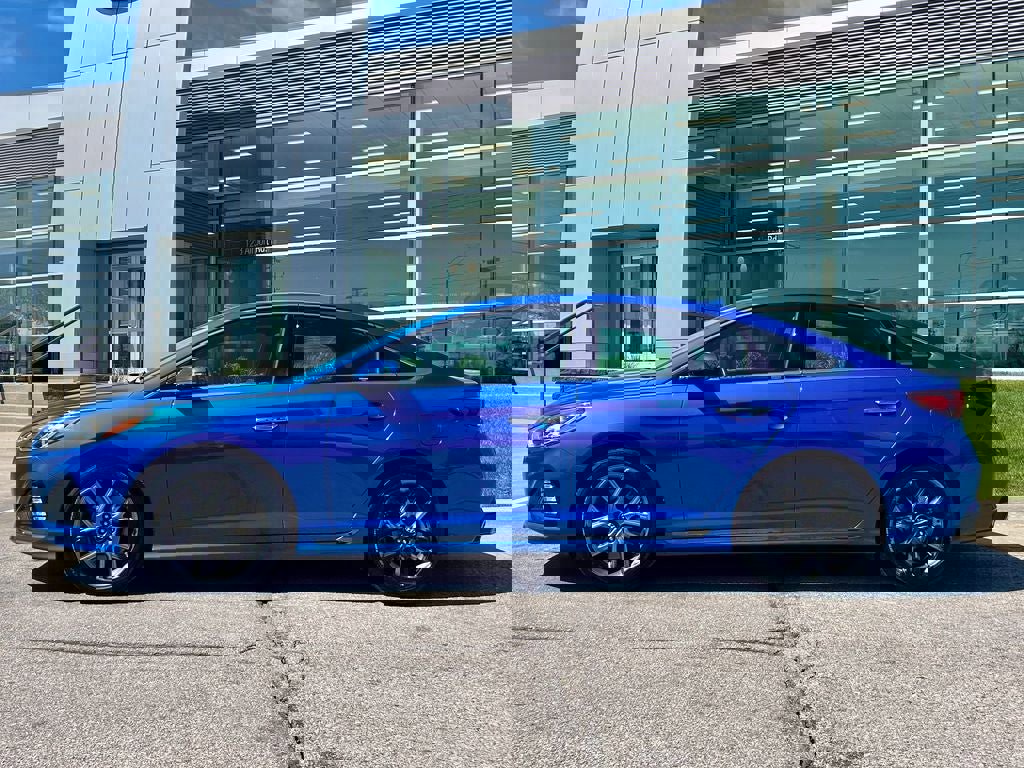 Used 2018 Hyundai Sonata Sport w/ Cargo Package FWD image 5