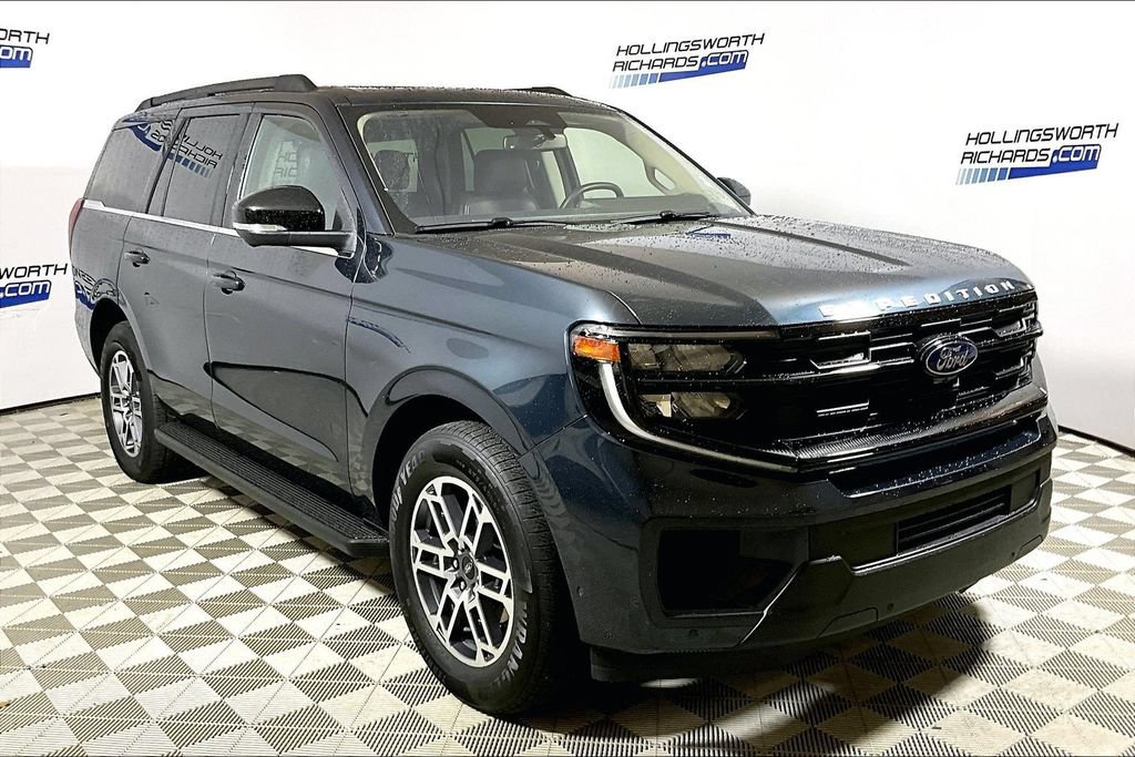 Certified 2025 Ford Expedition Active RWD image 3