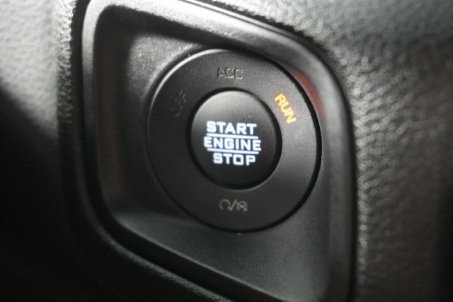 Used 2025 Jeep Wrangler Sport AWD/4WD image 17