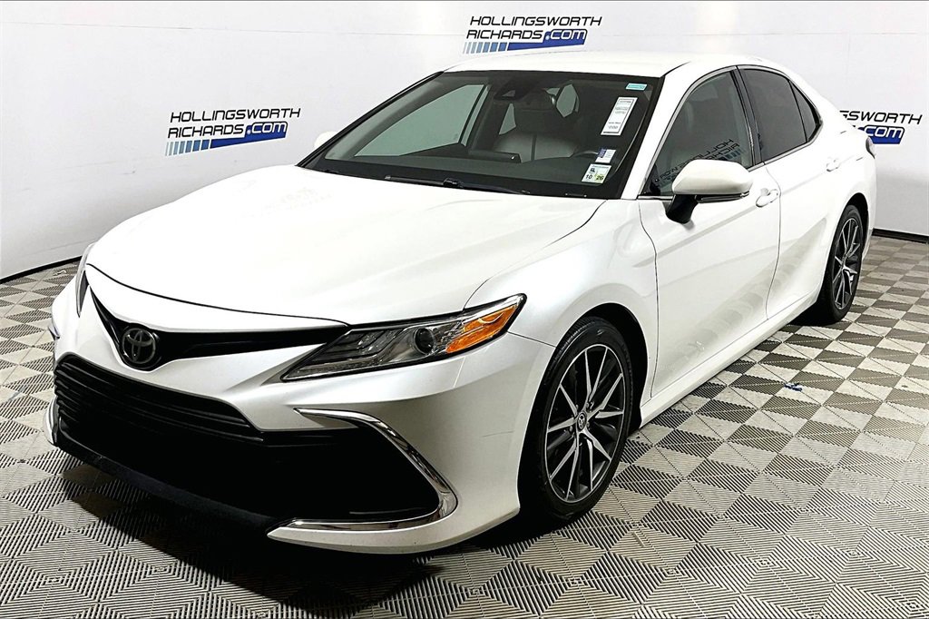Used 2021 Toyota Camry XLE image 1