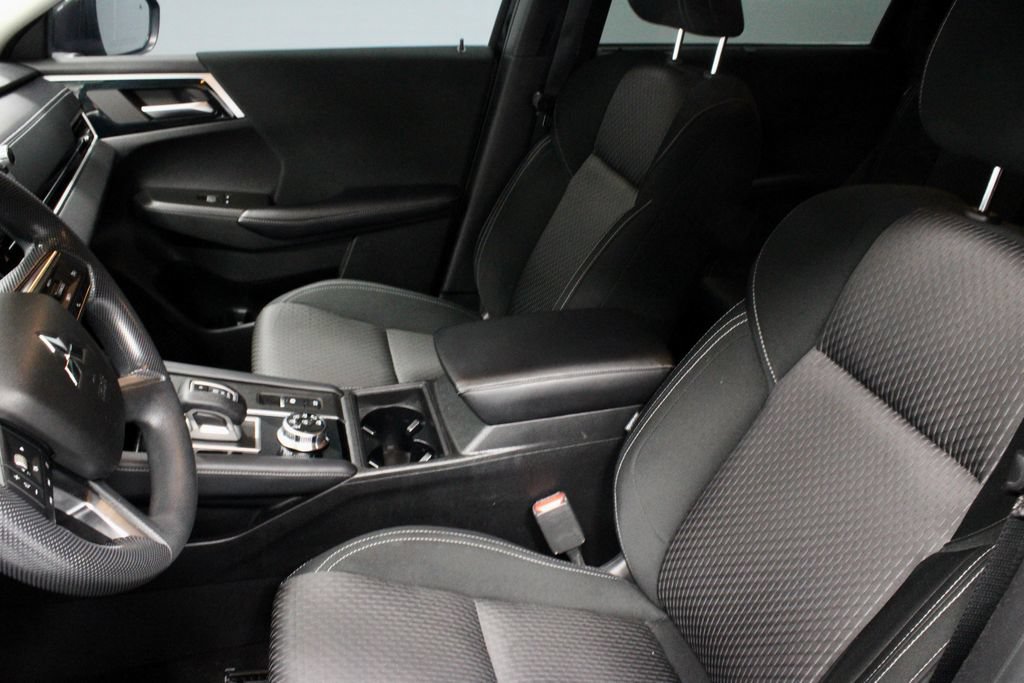 Used 2022 Mitsubishi Outlander ES AWD/4WD image 23