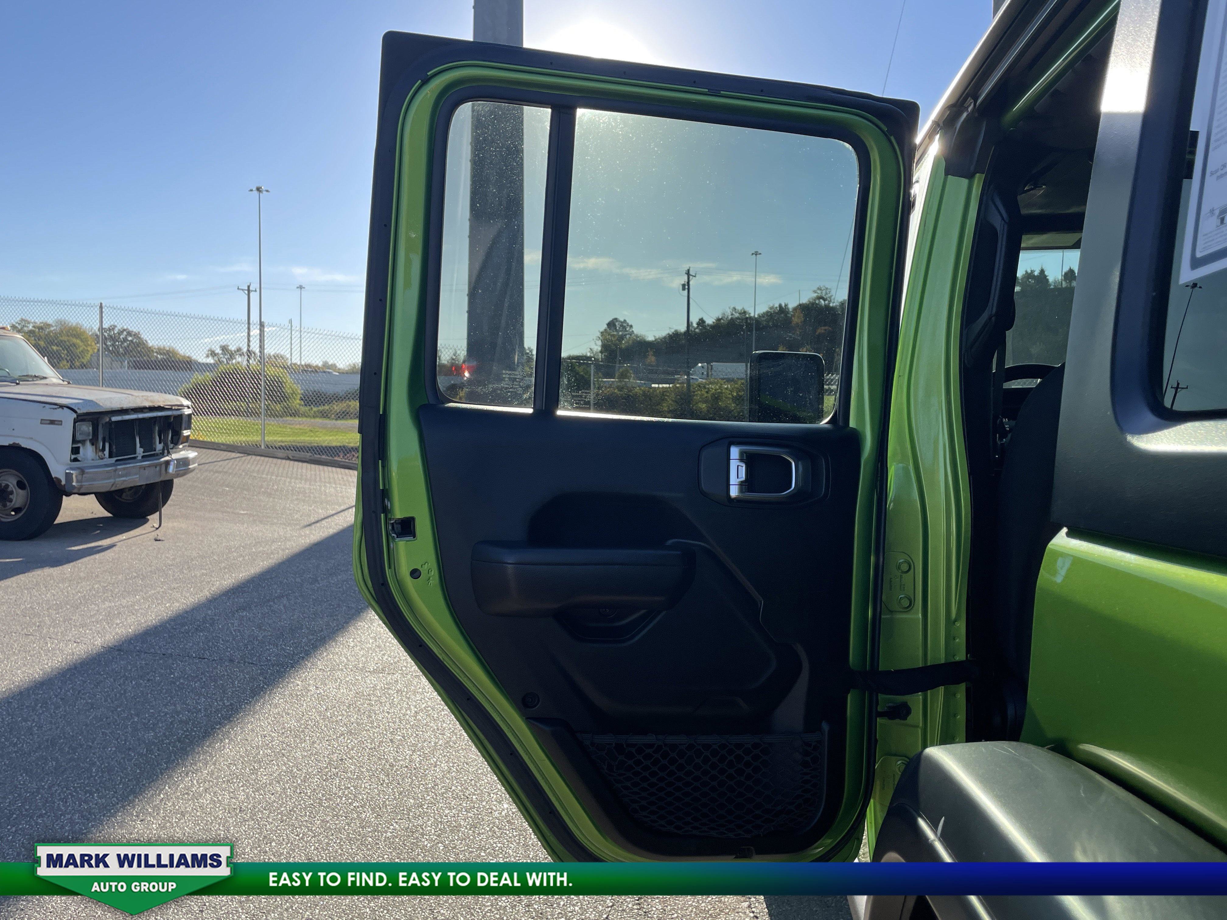 Used 2018 Jeep Wrangler Unlimited Rubicon image 26